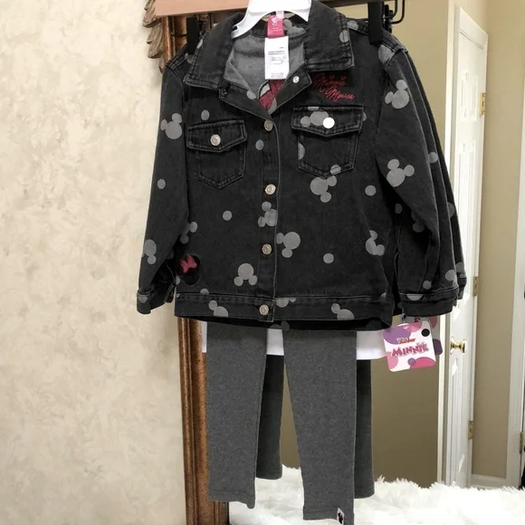 Minnie Mouse 3 piece black embroidered Jean jacket w/matching shirt/pants. Sz 4